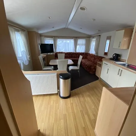 Blitz Blank Neue Messe Apartment *